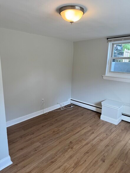 Building Photo - 63 Selkirk Rd