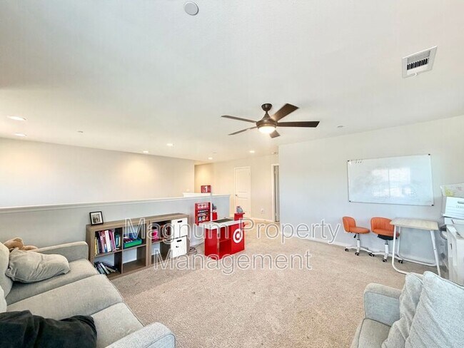 Building Photo - 34257 Swordfern Pl