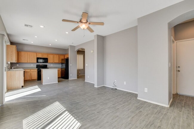 Building Photo - 4 Bedroom Home in the South West / 89139 Area