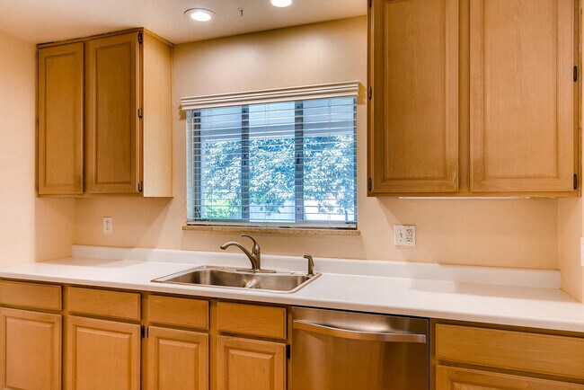 Building Photo - 1667 S Milwaukee St