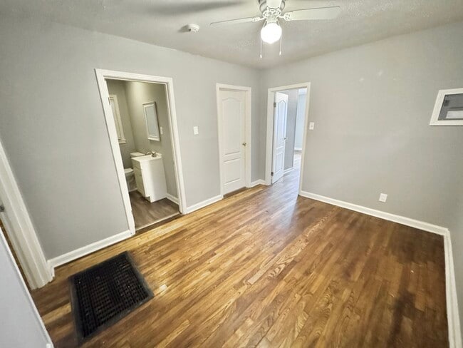 Building Photo - 2158 Lowell Ave