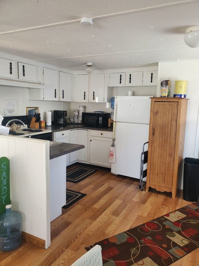 Building Photo - Furnished Mobile Home For Rent in 55 plus ...