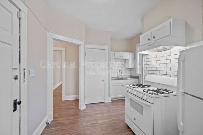 Building Photo - 816 Windham Ave