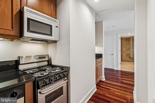 Building Photo - 1701 Locust St