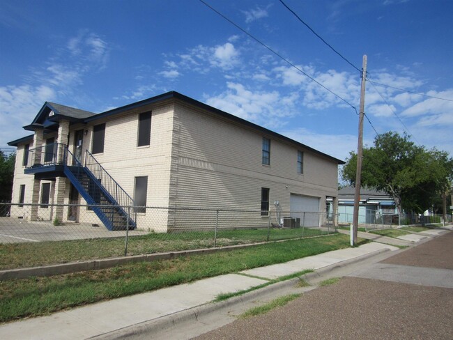 Building Photo - 1420 Juarez Ave