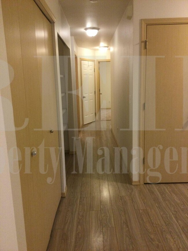 Building Photo - Mountain Views - 3 Bedroom Poulsbo Rambler