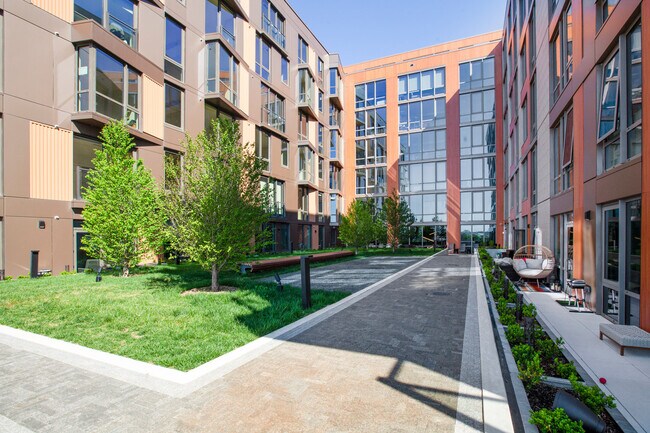 Building Photo - 2121 First Street Southwest-SI FL4-ID258