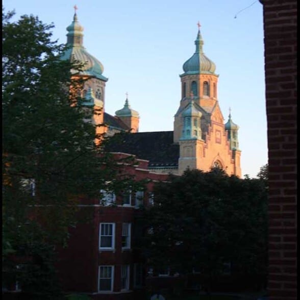 Primary Photo - 906 N Oakley Blvd