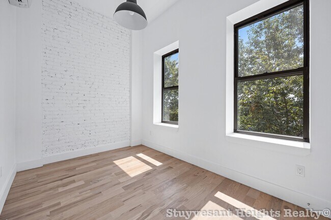 Building Photo - 3056 44th St