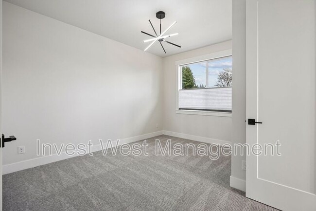 Building Photo - 1757 N Columbia Ridge Way
