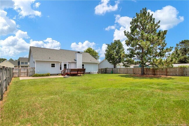 Building Photo - 380 Eileen Dr