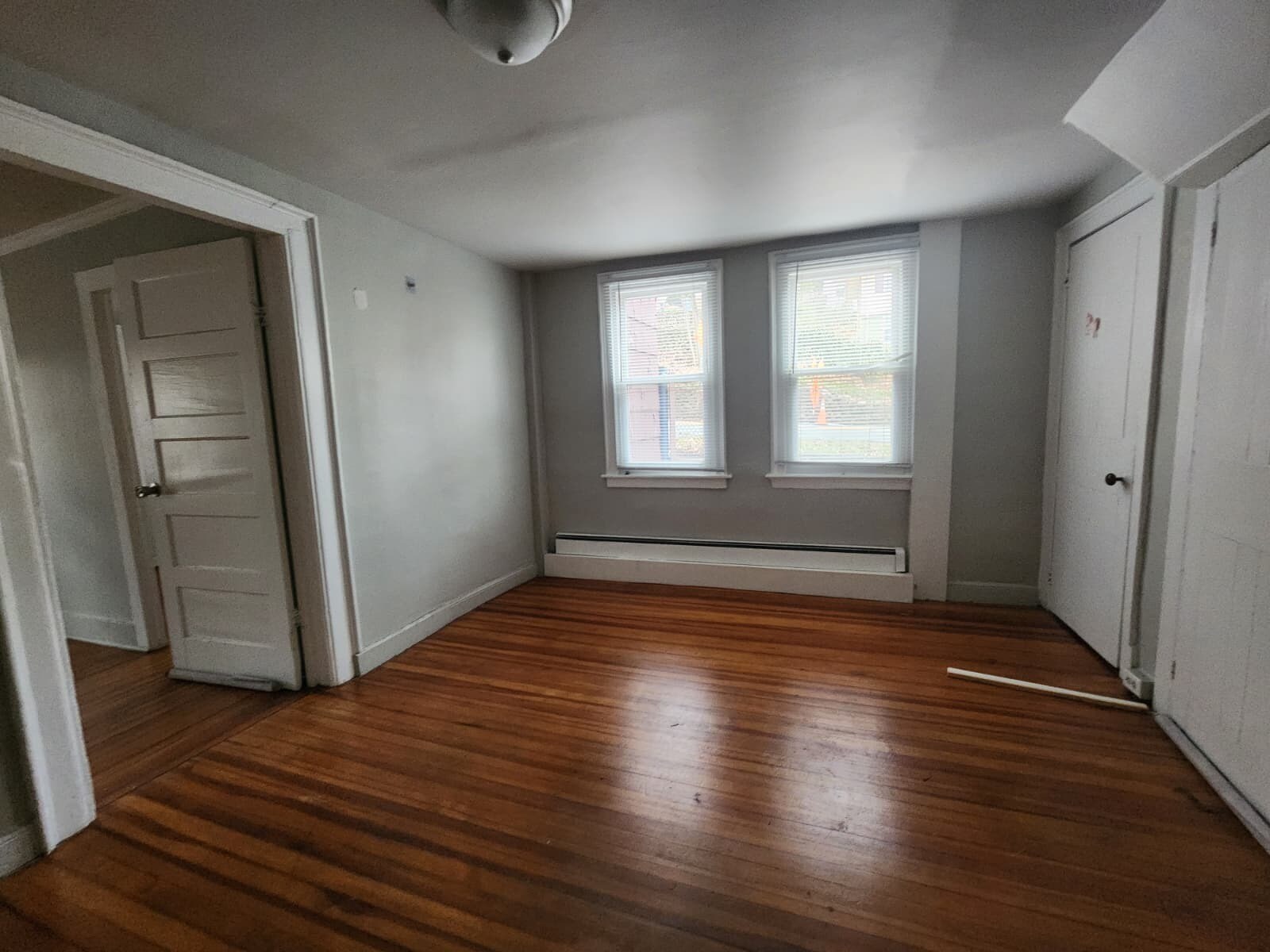 Building Photo - 300 W Elm St