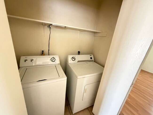 Building Photo - 3803 Woodrow Dr