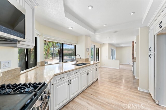 Building Photo - 15360 Metropol Dr