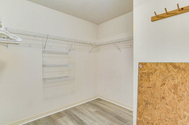 Building Photo - Welcome to this radiant and exquisite home, perfectly situated in a central location!