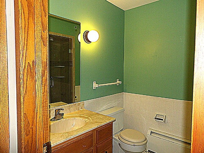 Building Photo - Beautiful 2 Bed | 2 Bath Condo in Roseville