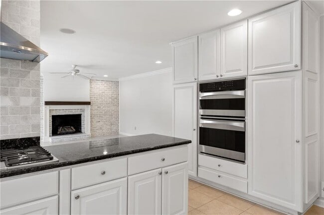 Building Photo - 128 Osner Dr NE