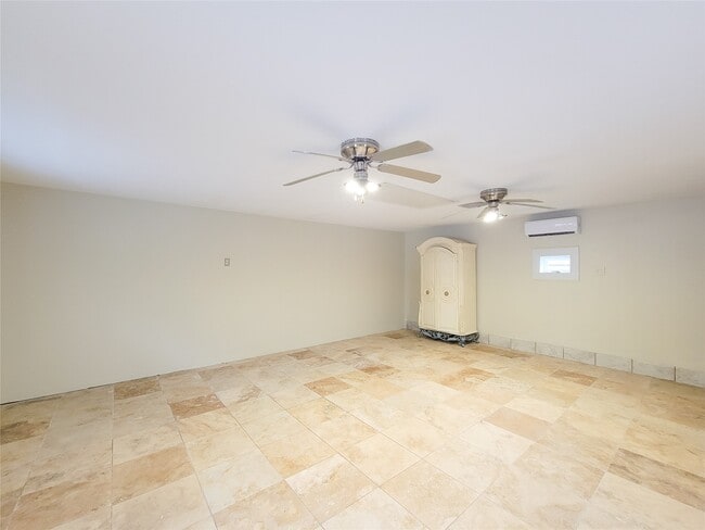Building Photo - 25723 Glen Loch Dr