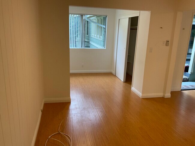 Unit vacant and unfurnished - 1795 San Pasqual St