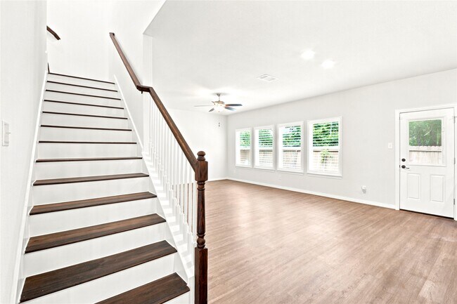 Building Photo - 1202 Vilamoura Ct