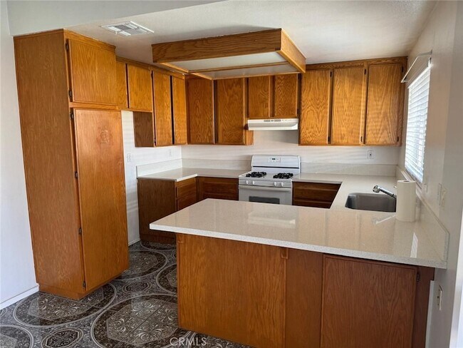 Building Photo - 1229 Onyx Dr