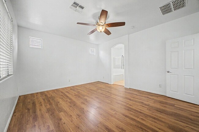 Building Photo - 15235 W Windward Ave