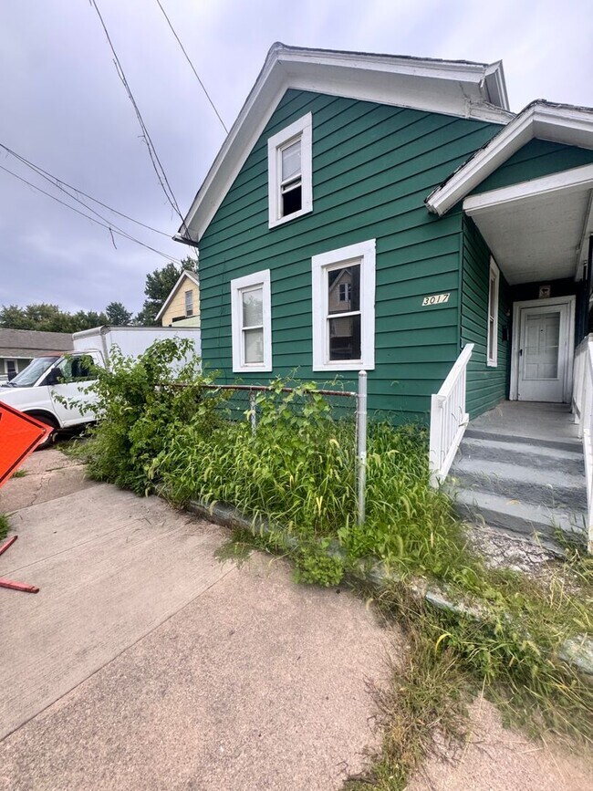 Building Photo - 3017 Nursery Ave