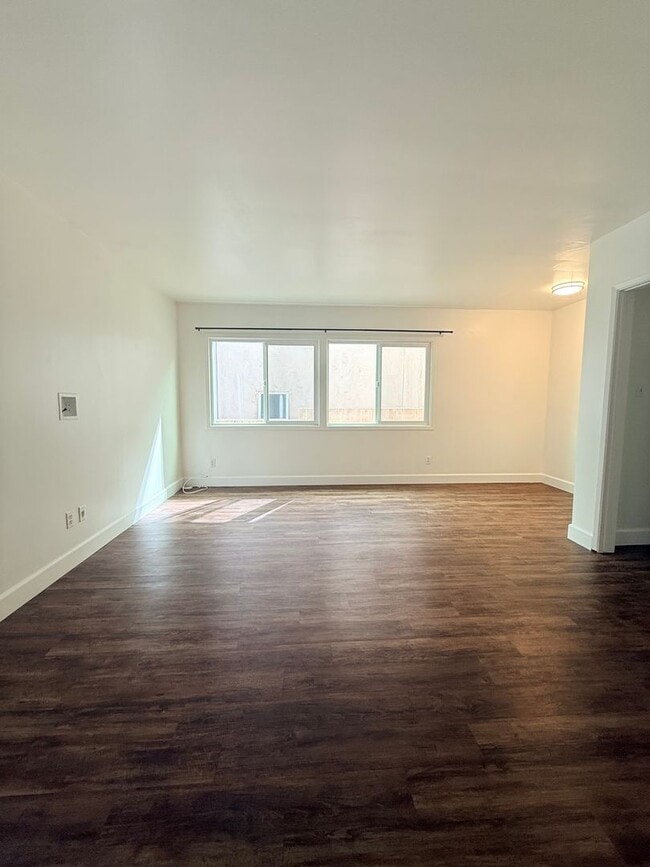 Building Photo - Prospect