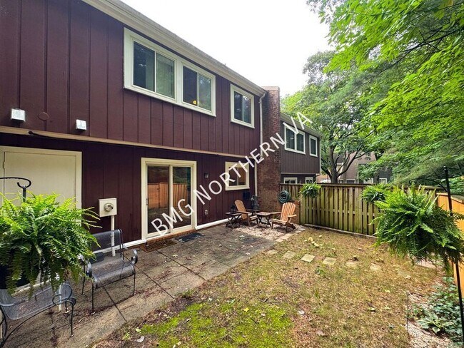 Building Photo - 1476 Greenmont Ct