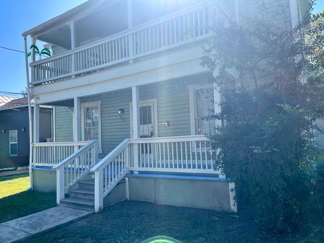 Building Photo - 816 Hays St