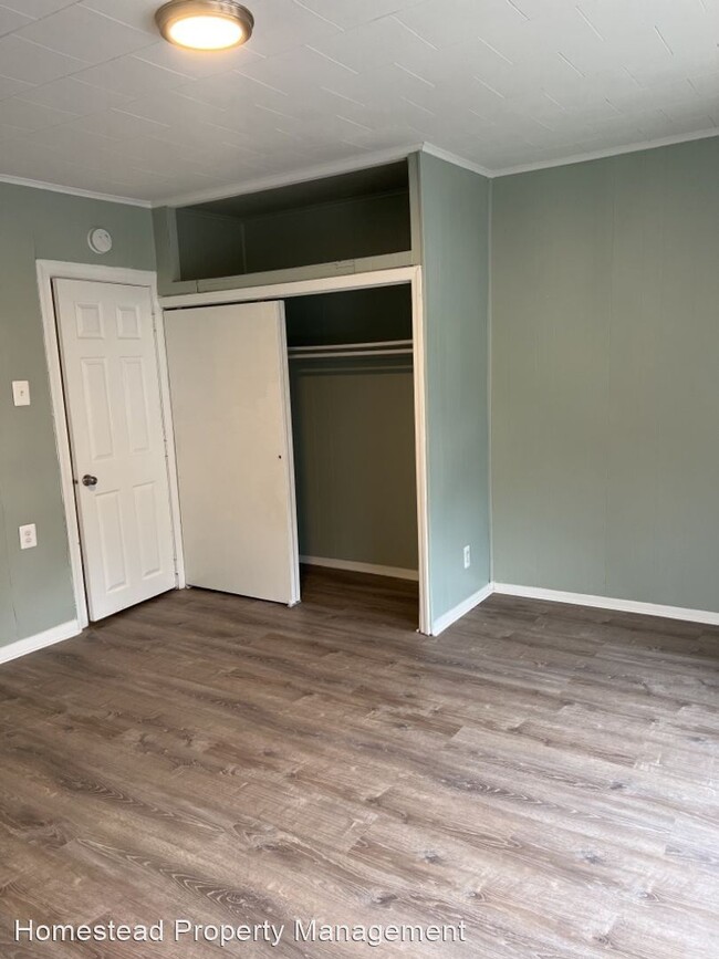 Building Photo - 3 br, 1.5 bath House - 928 Saville Ave