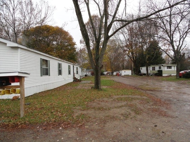 Building Photo - 5425 Trianna St