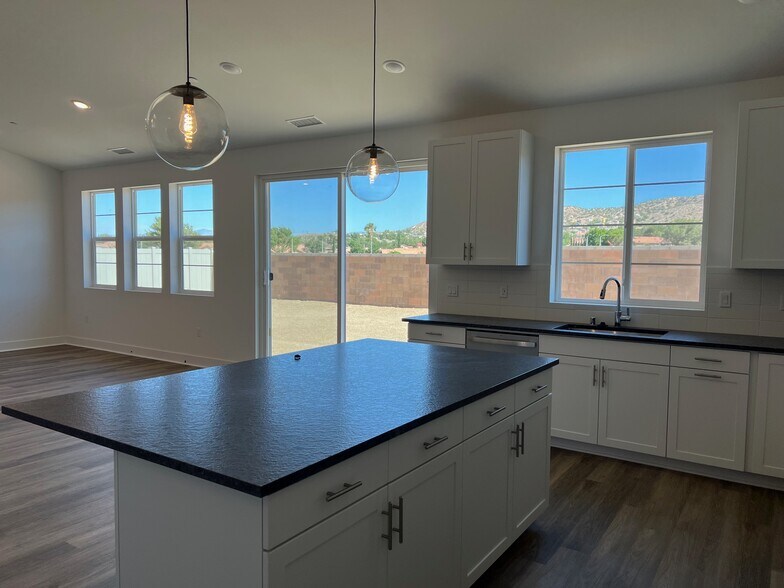 Kitchen - 1840 Vincent Dr