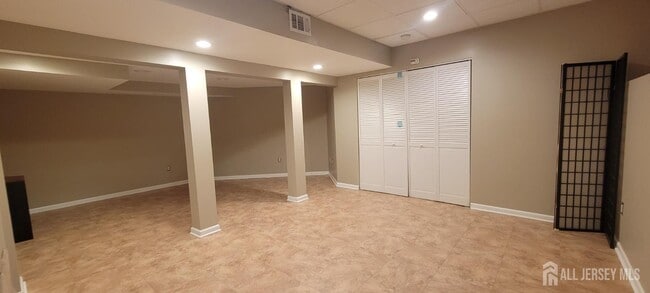 Building Photo - 24 Cotoneaster Ct