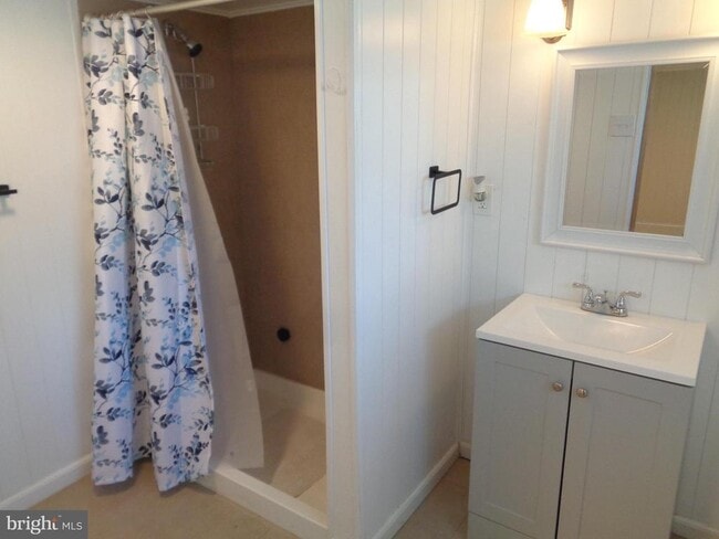 Building Photo - 2800 Linwood Ave