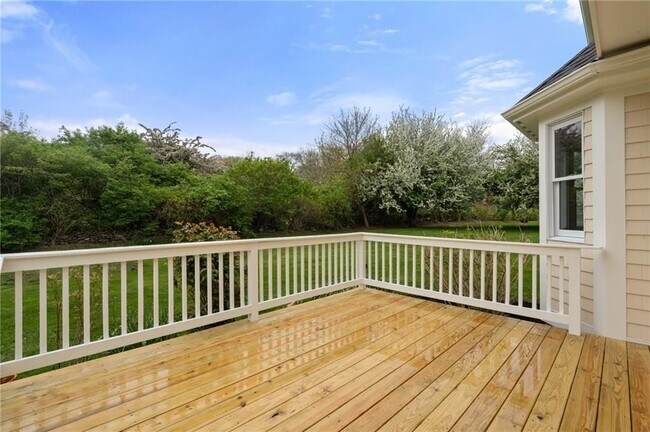 Building Photo - 43 Blue Grass Drive