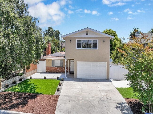 Building Photo - 34801 Calle Del Sol