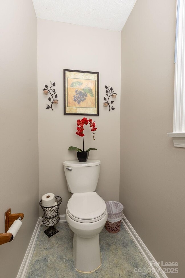 Building Photo - 102 Arbor Ln