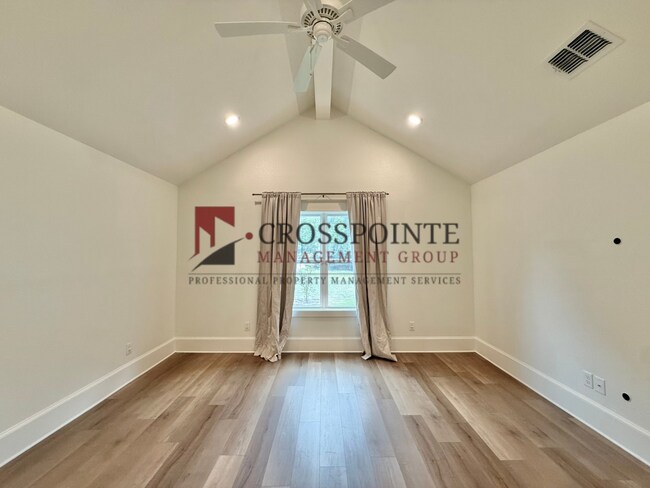 Building Photo - Beautiful 3 Bedroom 2 Bathroom Home in Winona!