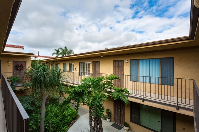 Building Photo - Remodeled 1BR in Prime North Park | Near 30th St | Garage + Storage