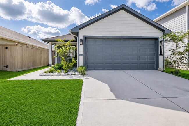 Building Photo - 14129 Upper Gardenia Ln
