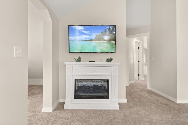 Building Photo - 29 Versailles Ave