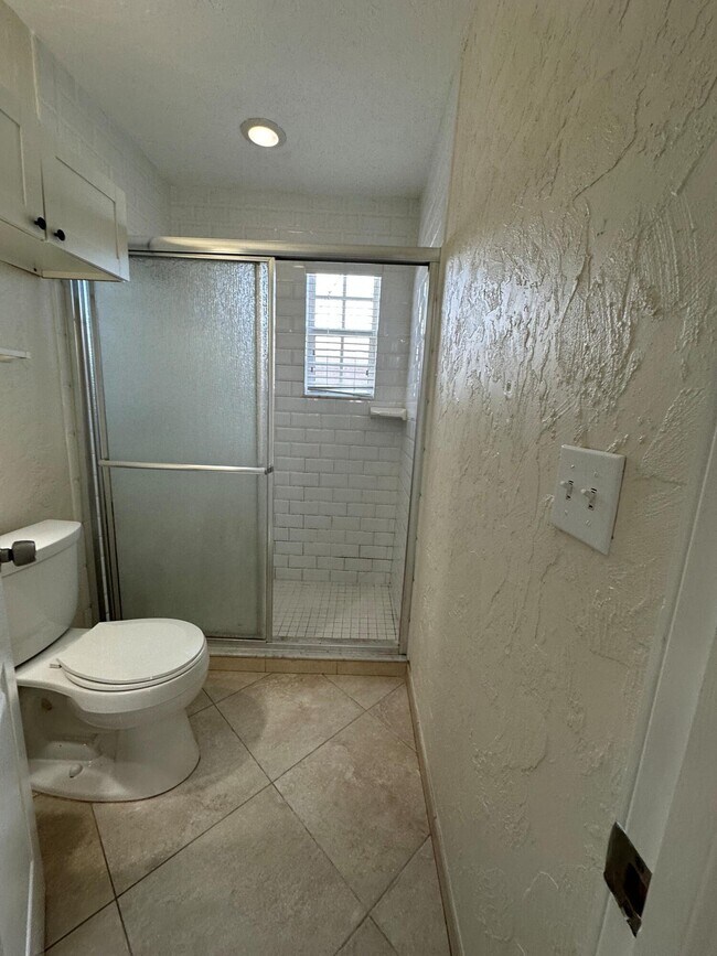 Building Photo - 227 Foresteria Dr