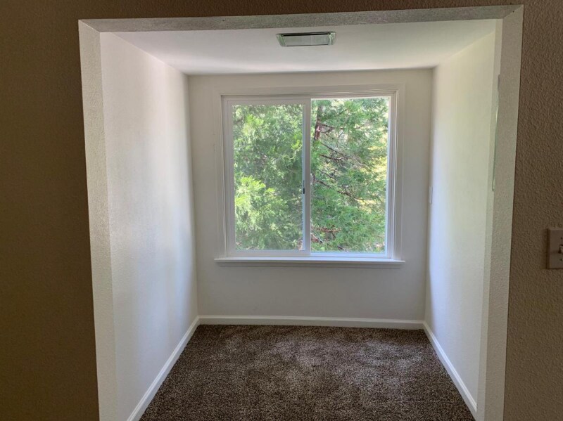 Building Photo - 736 Rocky Loop