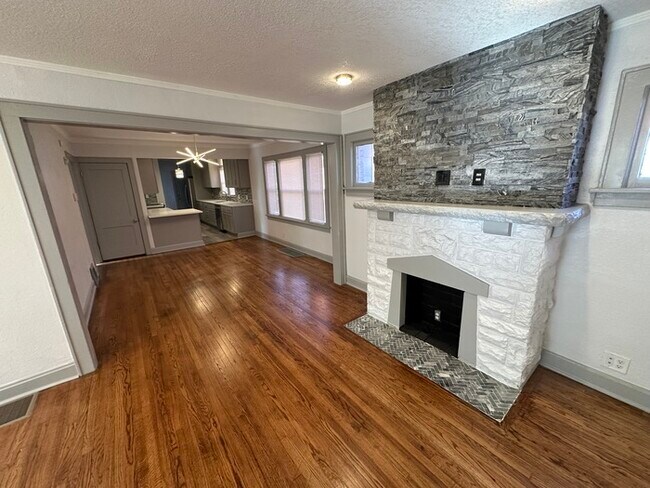 Building Photo - 5414 Brooklyn Ave