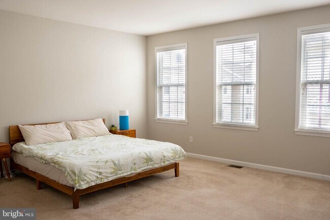 Building Photo - 42294 San Juan Terrace