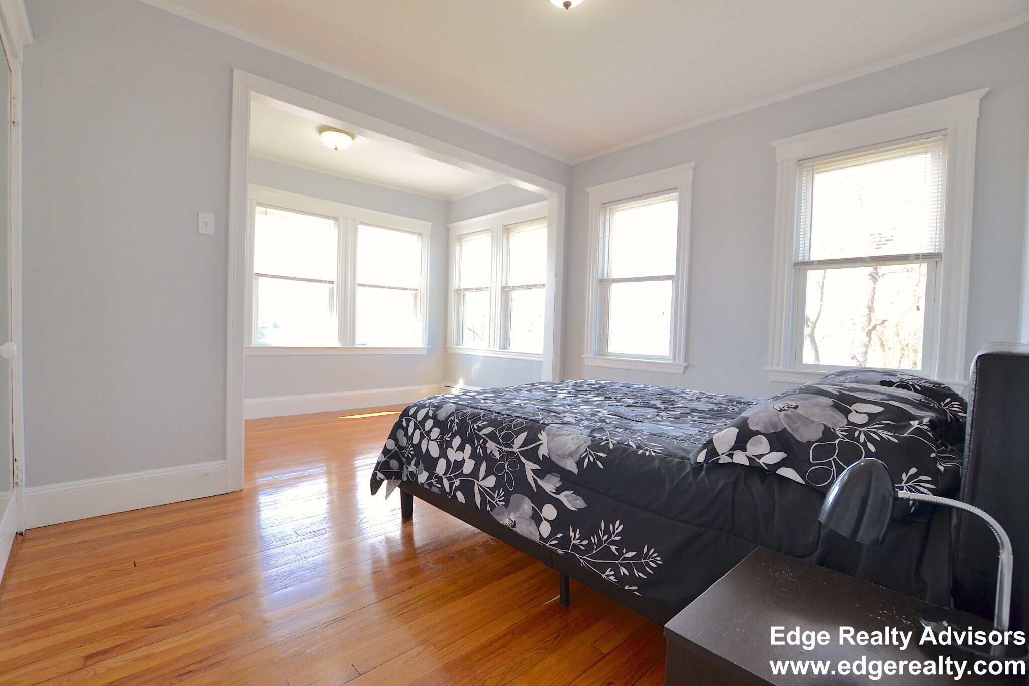 Building Photo - 68 S Crescent Circuit Cres