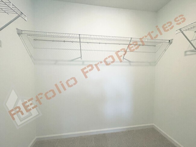 Building Photo - 813 Basswood Gln Trl