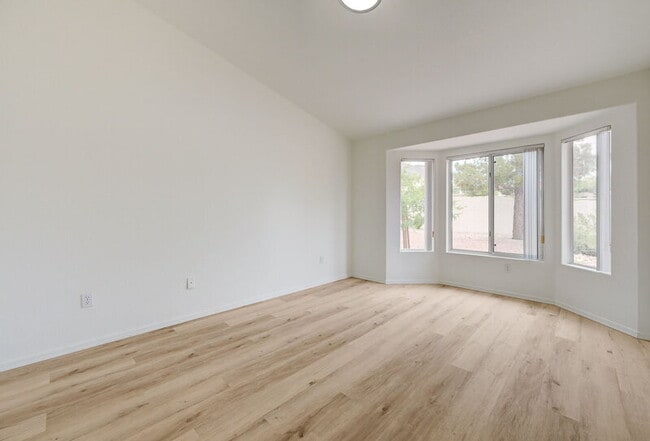 Building Photo - 2613 Breakers Creek Dr