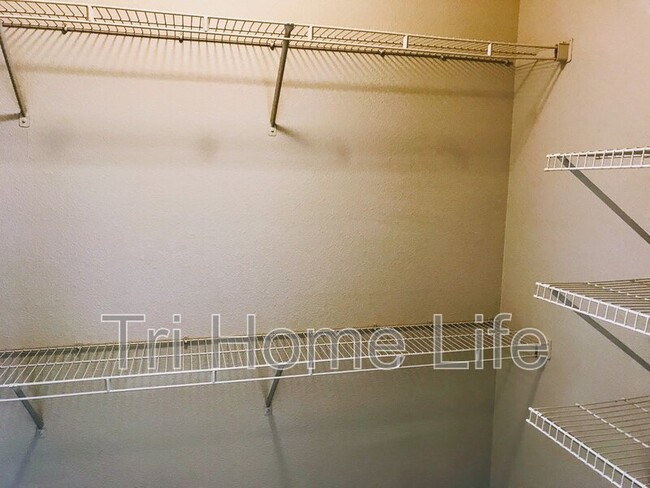 Building Photo - 10184 Park Meadows Dr